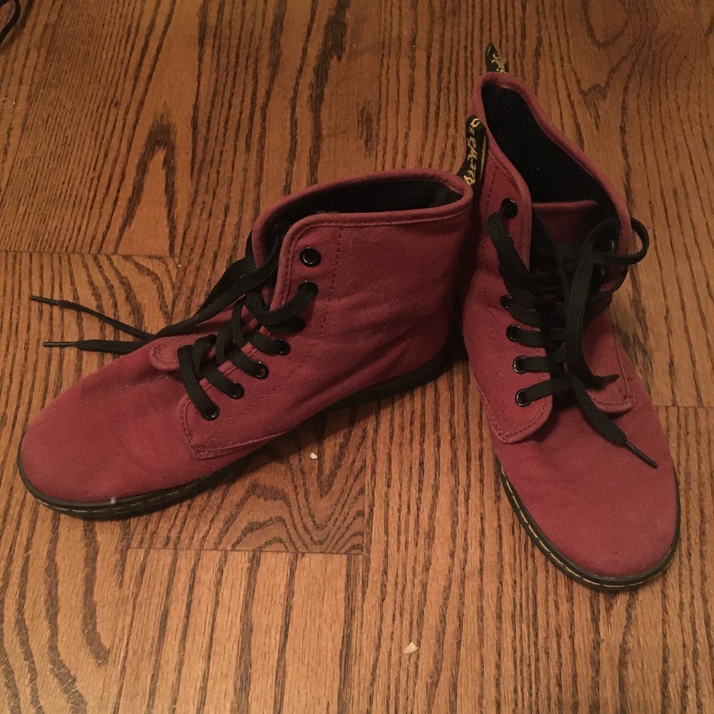 Dr. Martens Shoreditch Boot in Maroon